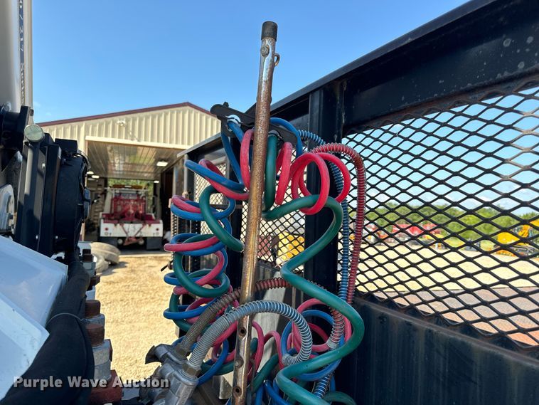 image for item OF9938 2005 International  7600  crane truck