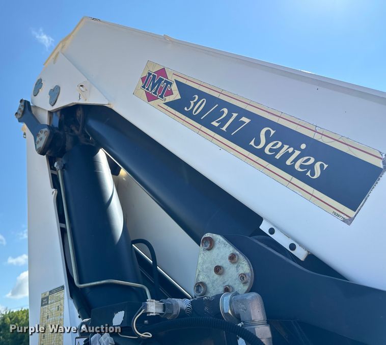 image for item OF9938 2005 International  7600  crane truck