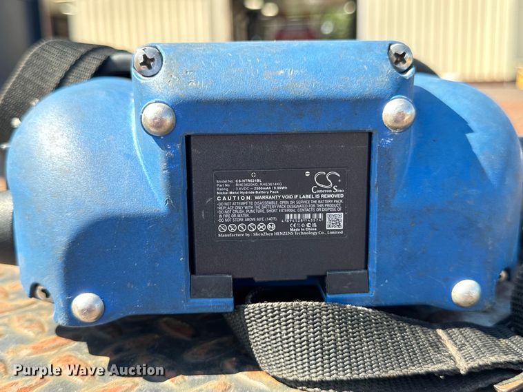 image for item OF9938 2005 International  7600  crane truck