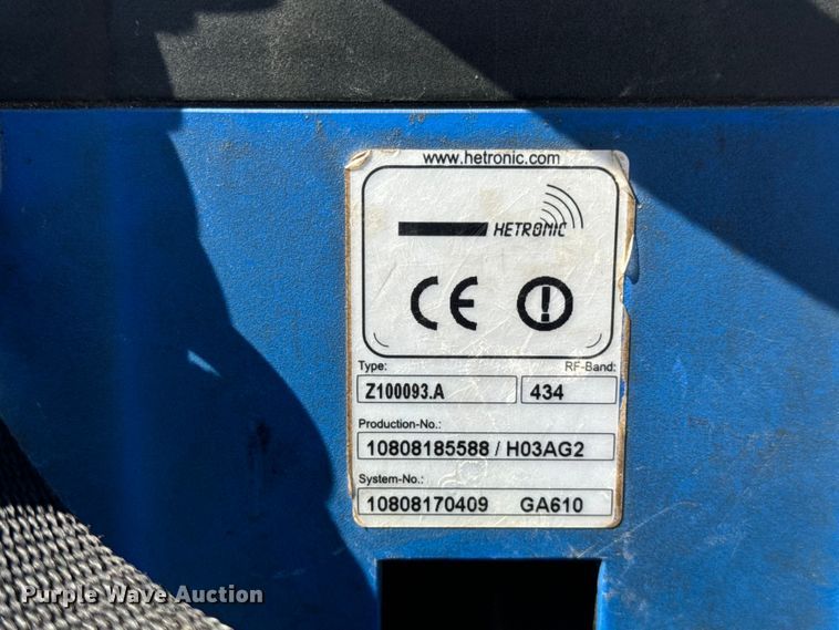 image for item OF9938 2005 International  7600  crane truck