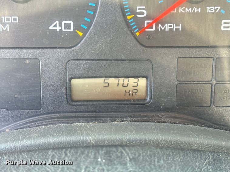 image for item OF9938 2005 International  7600  crane truck