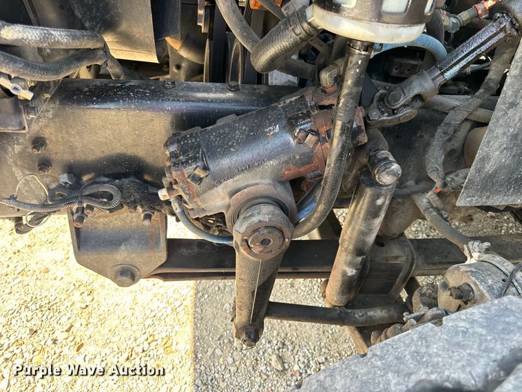 image for item OF9938 2005 International  7600  crane truck