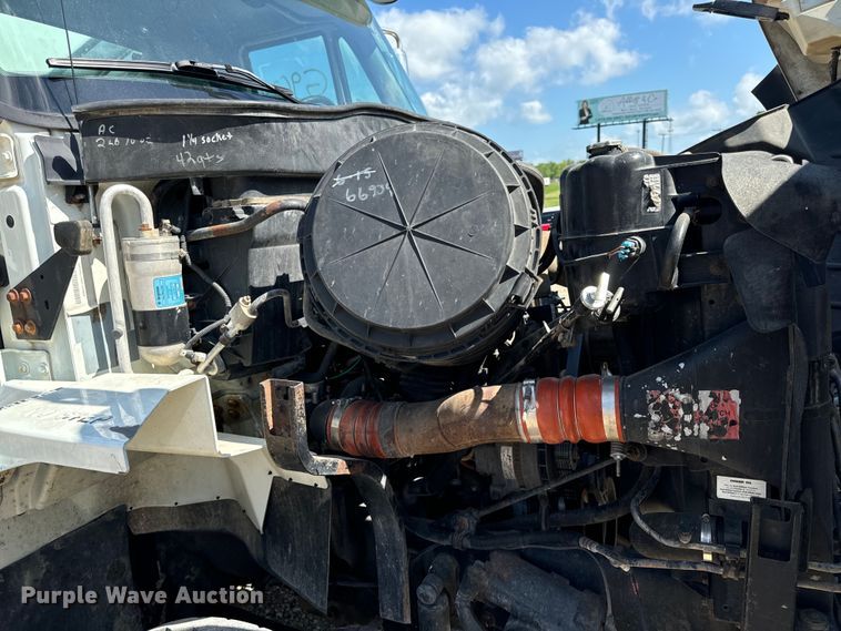 image for item OF9938 2005 International  7600  crane truck