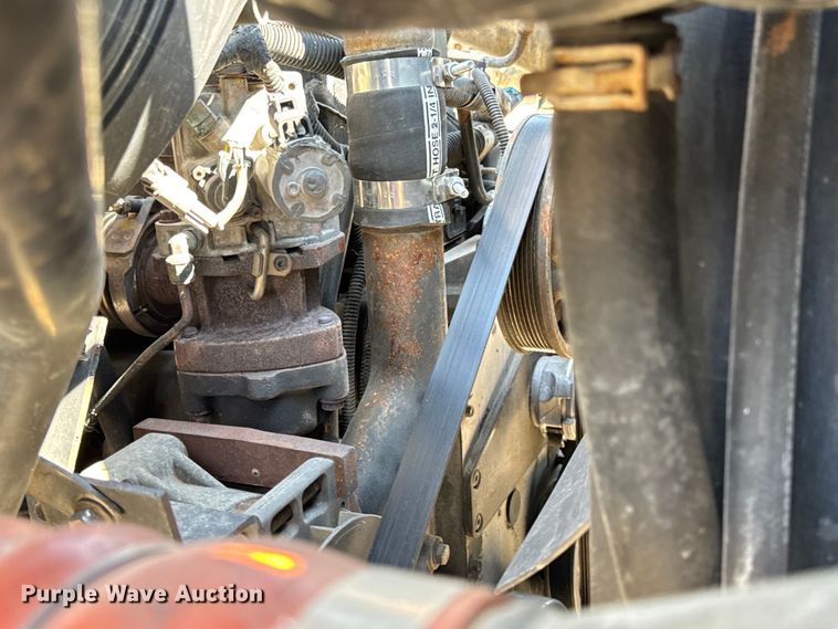 image for item OF9938 2005 International  7600  crane truck