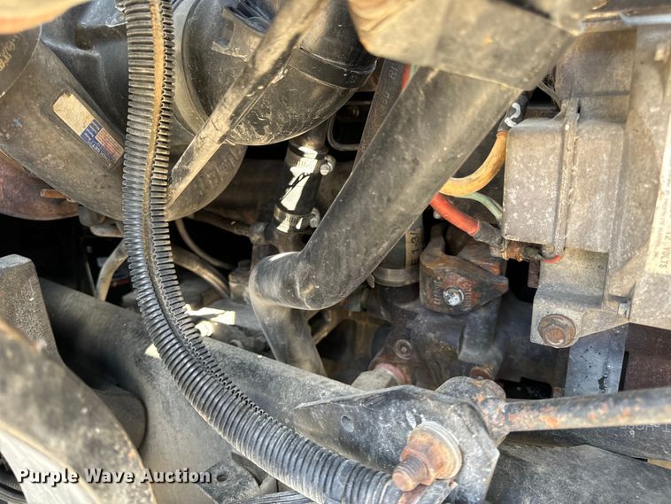 image for item OF9938 2005 International  7600  crane truck