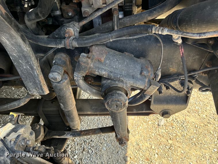 image for item OF9938 2005 International  7600  crane truck