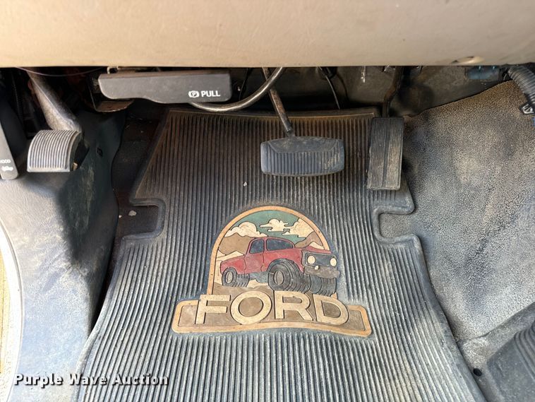 image for item OG9610 1999 Ford  F450 Super Duty XL dump truck