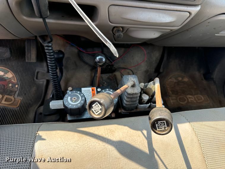 image for item OG9610 1999 Ford  F450 Super Duty XL dump truck