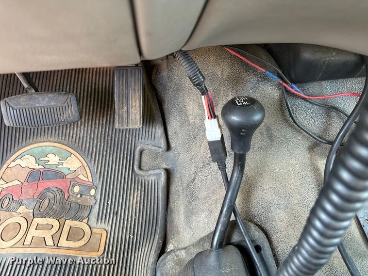 image for item OG9610 1999 Ford  F450 Super Duty XL dump truck