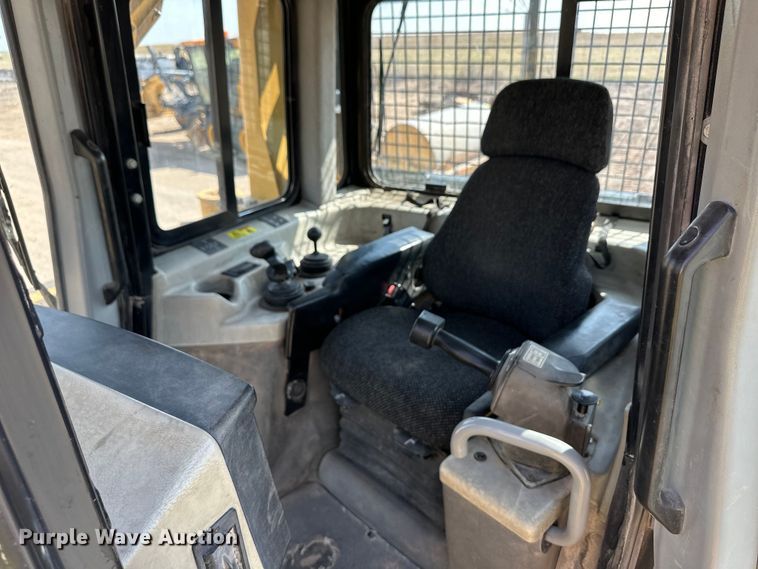 image for item OM9543 2008 Caterpillar D6T XL dozer
