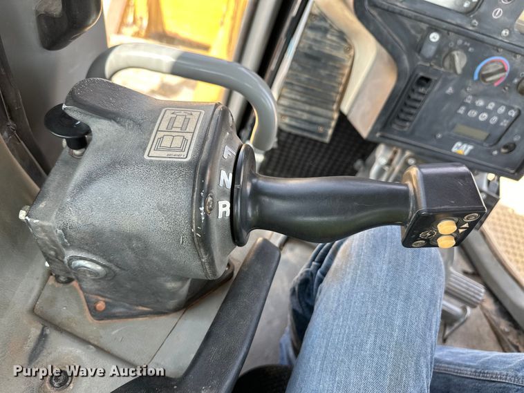 image for item OM9543 2008 Caterpillar D6T XL dozer