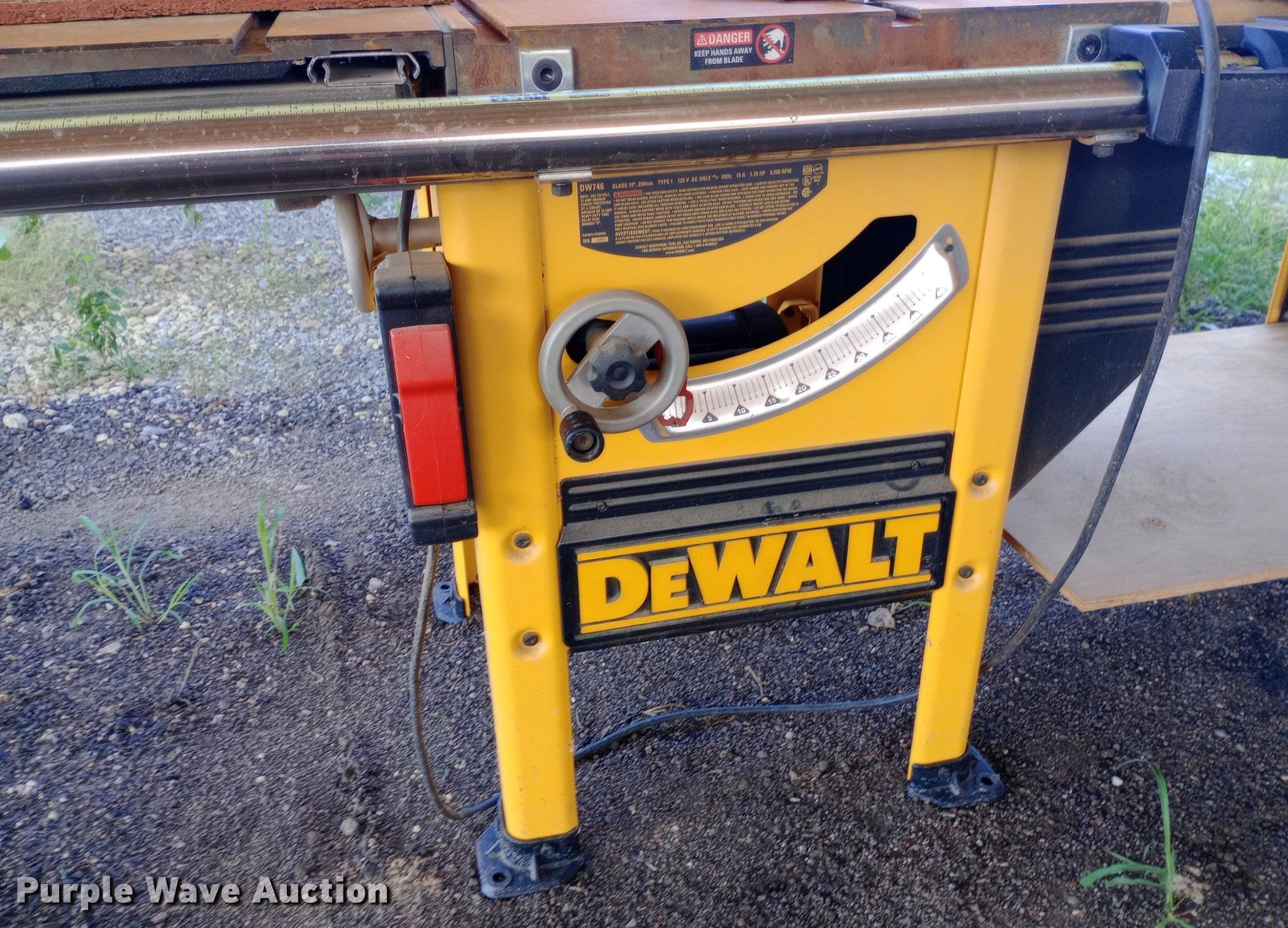 Dewalt DW746 table saw in Rosalia, KS Item NY9301 for sale Purple Wave