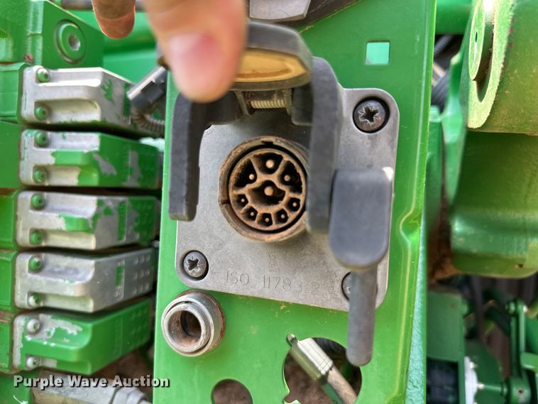 image for item DK6718 2013 John Deere 8335R MFWD tractor