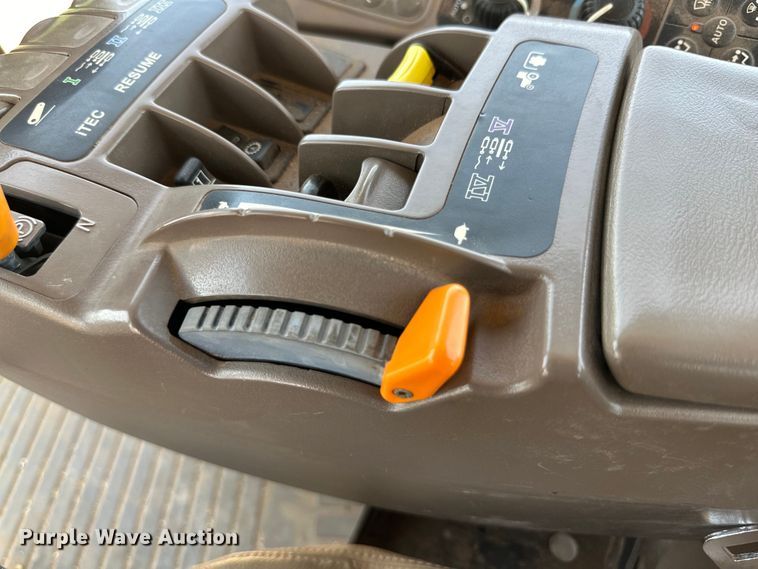 image for item DK6718 2013 John Deere 8335R MFWD tractor