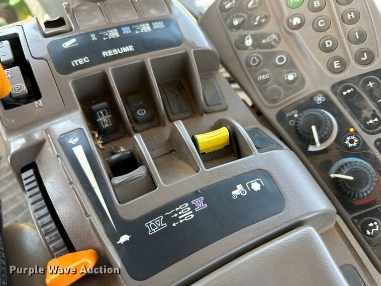 image for item DK6718 2013 John Deere 8335R MFWD tractor