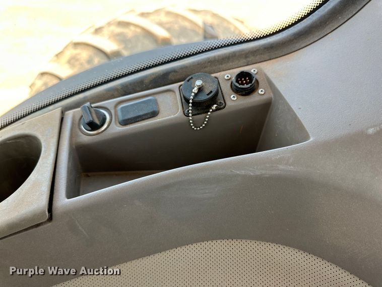 image for item DK6718 2013 John Deere 8335R MFWD tractor