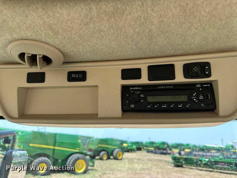 image for item DK6718 2013 John Deere 8335R MFWD tractor