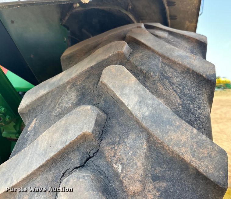 image for item DK6718 2013 John Deere 8335R MFWD tractor