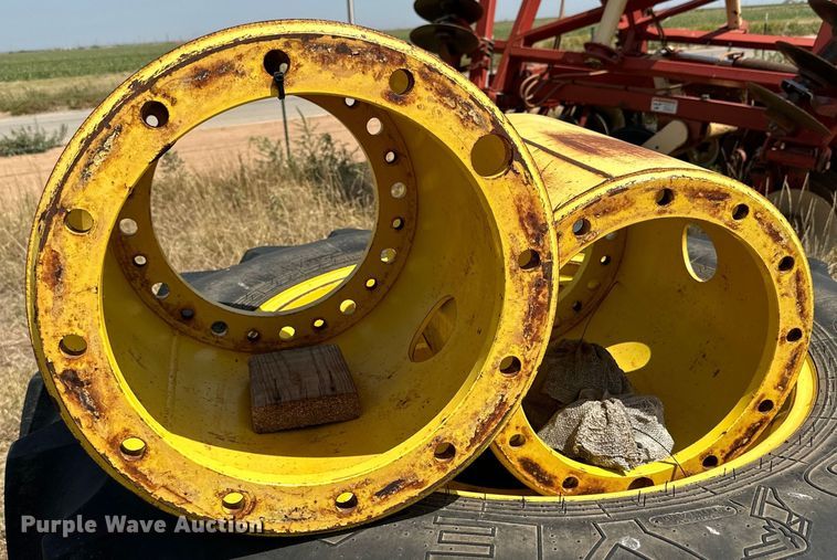 image for item DK6718 2013 John Deere 8335R MFWD tractor