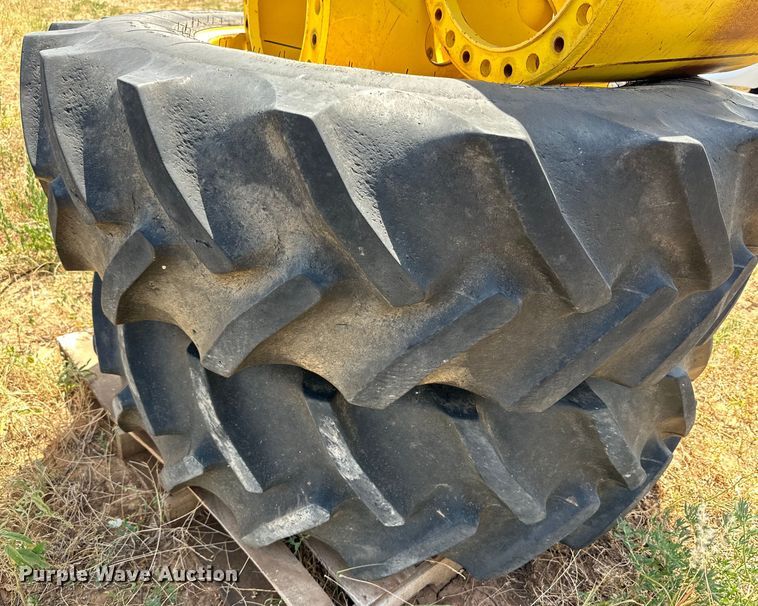 image for item DK6718 2013 John Deere 8335R MFWD tractor