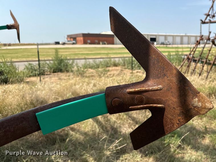 image for item DK6720 John Deere 685 sweep plow