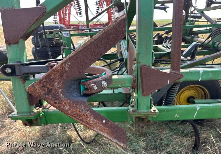 image for item DK6720 John Deere 685 sweep plow