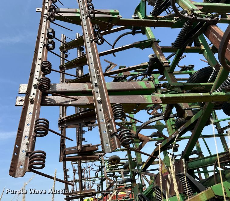 image for item DK6720 John Deere 685 sweep plow