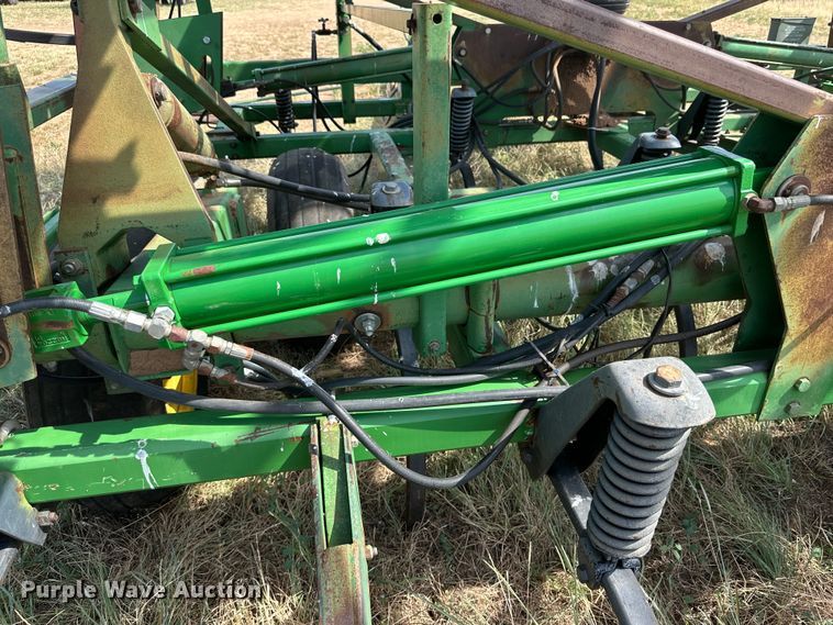 image for item DK6720 John Deere 685 sweep plow