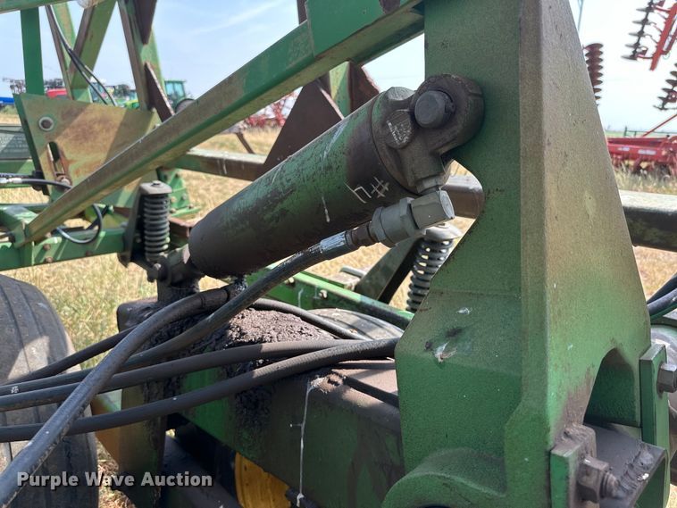 image for item DK6720 John Deere 685 sweep plow