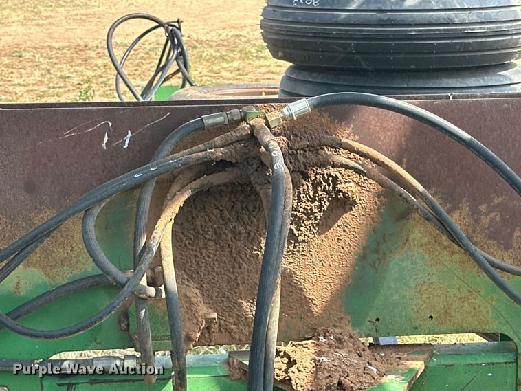 image for item DK6720 John Deere 685 sweep plow