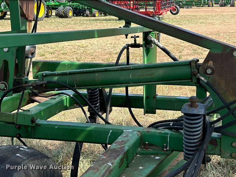 image for item DK6720 John Deere 685 sweep plow