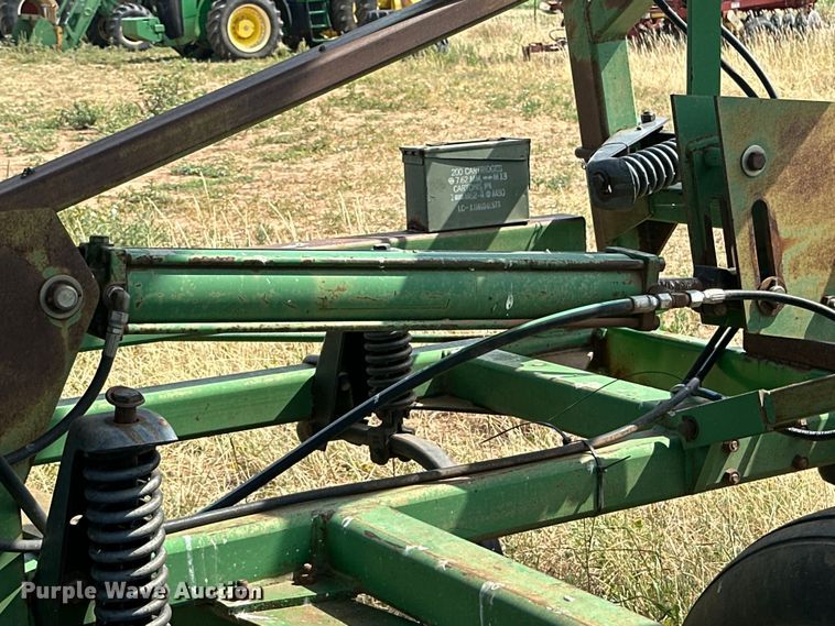 image for item DK6720 John Deere 685 sweep plow