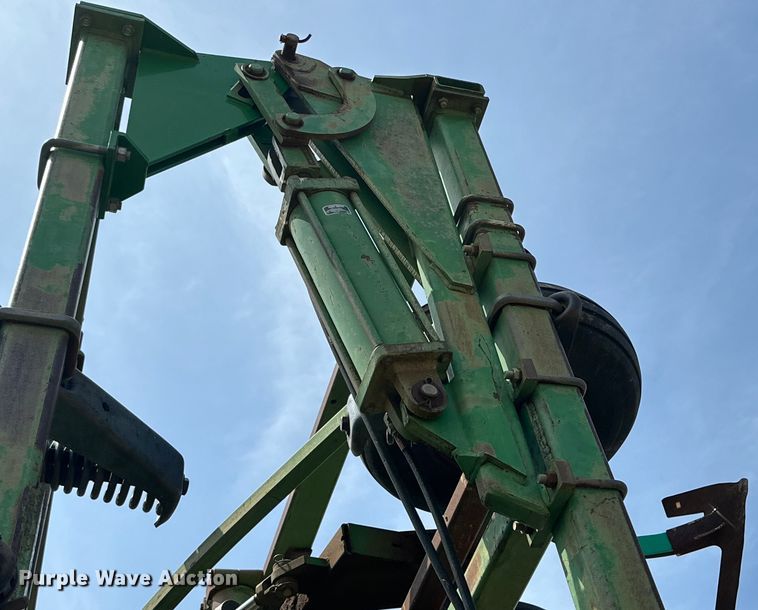 image for item DK6720 John Deere 685 sweep plow