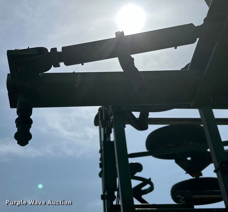 image for item DK6720 John Deere 685 sweep plow