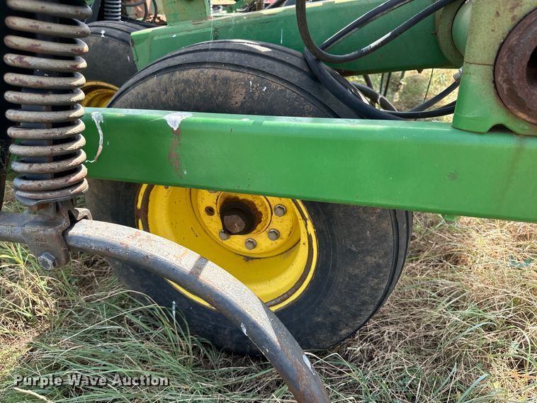 image for item DK6720 John Deere 685 sweep plow