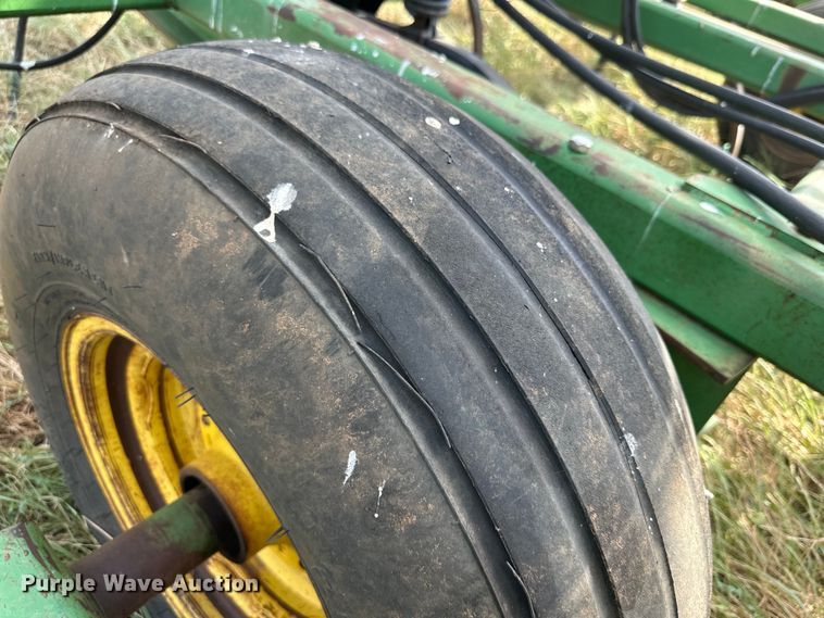 image for item DK6720 John Deere 685 sweep plow