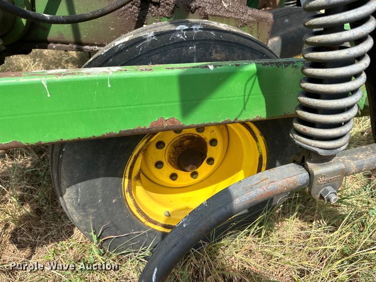 image for item DK6720 John Deere 685 sweep plow