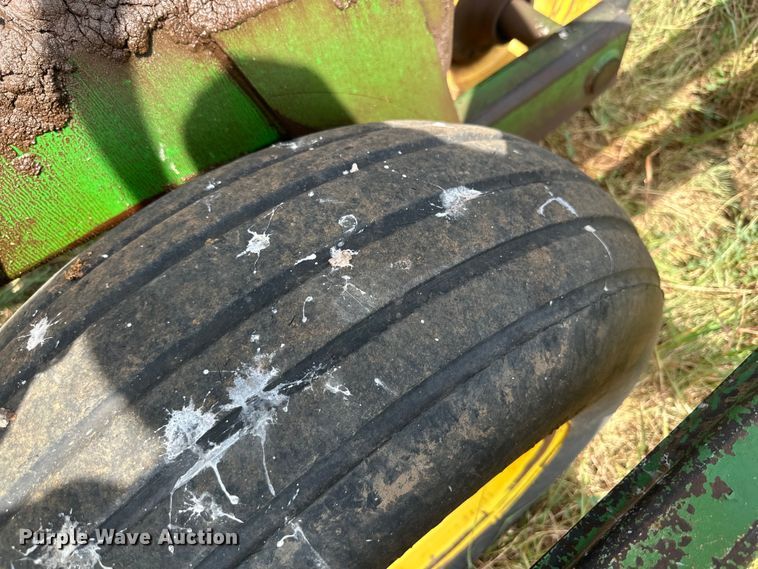 image for item DK6720 John Deere 685 sweep plow