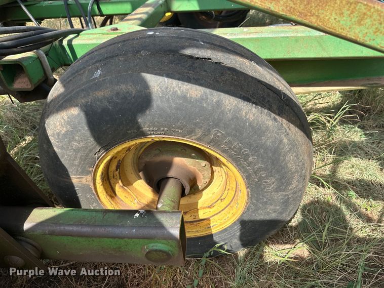 image for item DK6720 John Deere 685 sweep plow