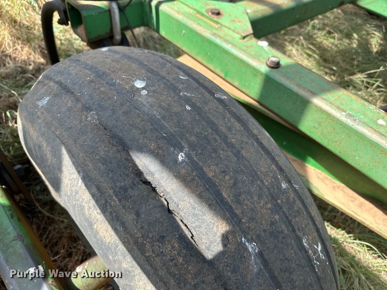 image for item DK6720 John Deere 685 sweep plow