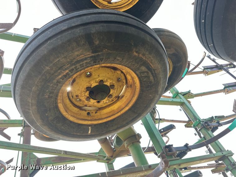 image for item DK6720 John Deere 685 sweep plow