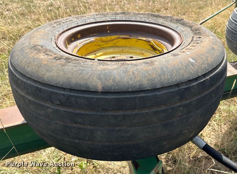 image for item DK6720 John Deere 685 sweep plow