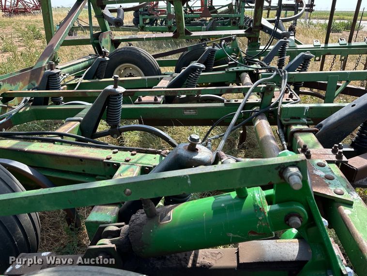 image for item DK6721 John Deere chisel