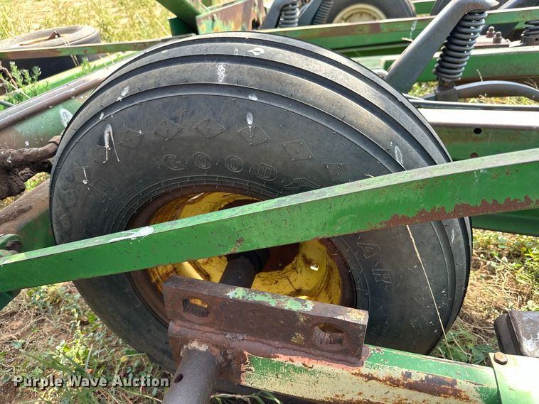 image for item DK6721 John Deere chisel