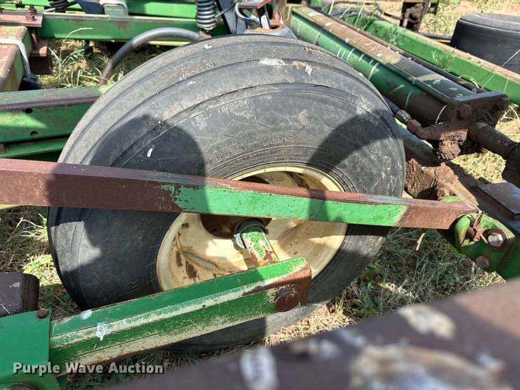 image for item DK6721 John Deere chisel