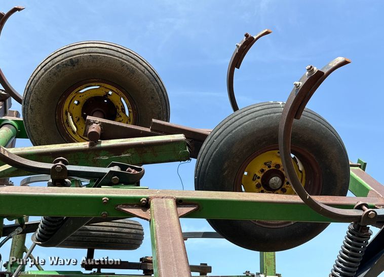 image for item DK6721 John Deere chisel