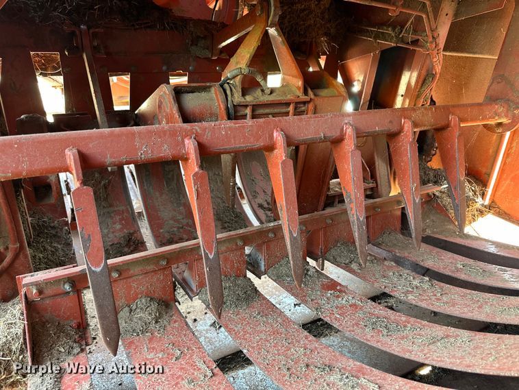 image for item DK6722 Hesston 4910 large square baler