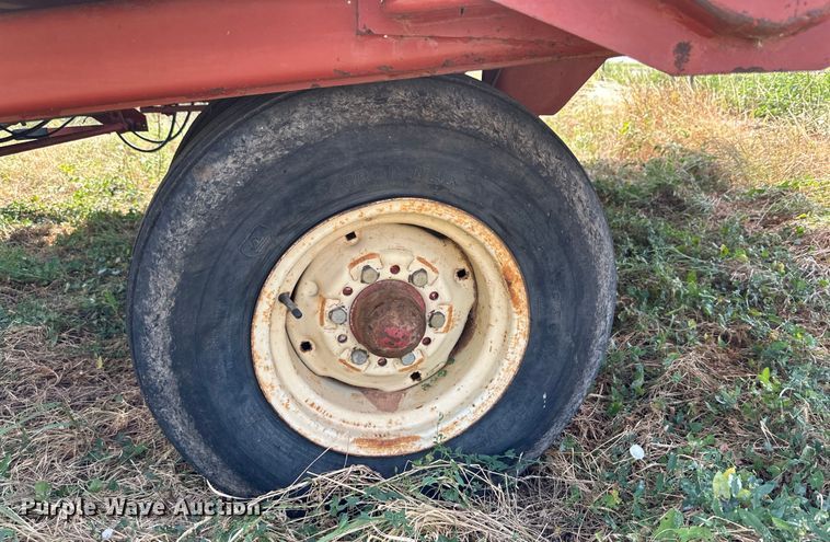 image for item DK6722 Hesston 4910 large square baler