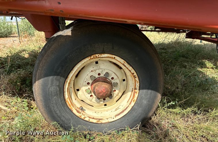 image for item DK6722 Hesston 4910 large square baler