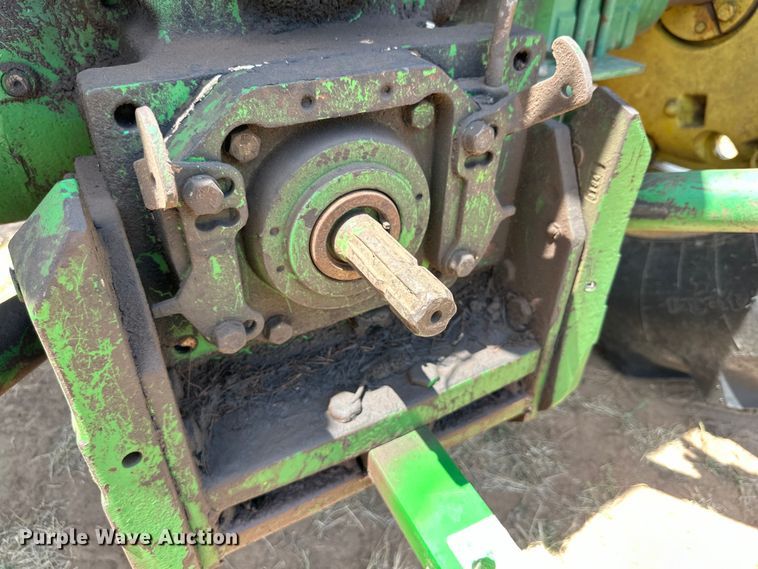 image for item DK6723 1988 John Deere 2955 MFWD tractor